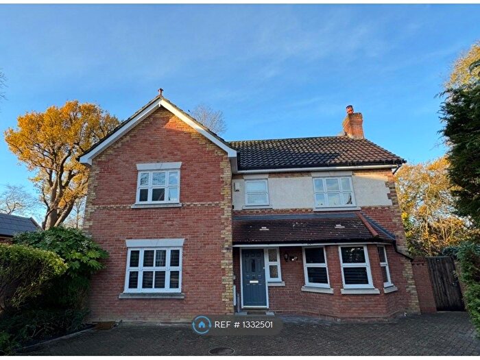 4 Bedroom Detached House To Rent In Whitehall Lane, Buckhurst Hill, IG9