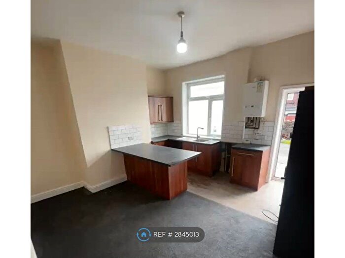 3 Bedroom Terraced House To Rent In Leamington Road, Blackburn, BB2