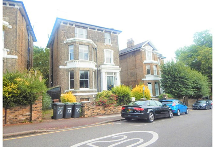2 Bedroom Apartment To Rent In Eliot Park, London, SE13