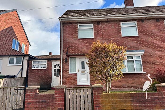 3 Bedroom Semi Detached House For Sale In Petersham Road, Pennywell, Sunderland, SR4
