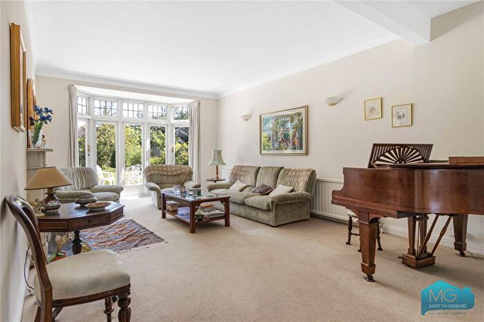 4 Bedroom Detached House For Sale In Aylmer Road, London, N2