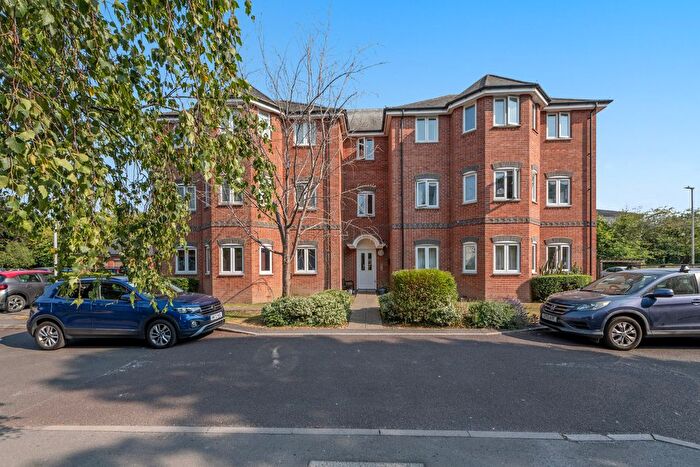 2 Bedroom Flat For Sale In Oake Woods, Gillingham, SP8