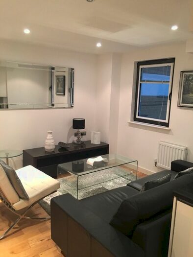 3 Bedroom Flat To Rent In Old Street, Shoreditch, N1