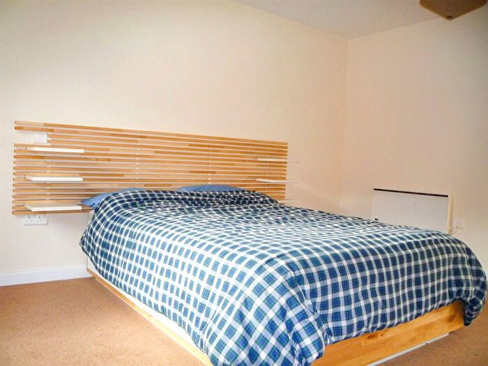 2 Bedroom Flat To Rent In Stockport Road, Grove Village, Manchester, M13