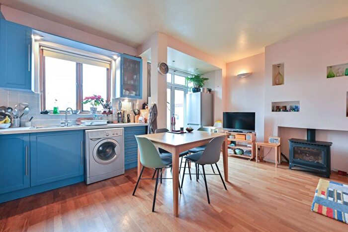 3 Bedroom Terraced House For Sale In Cornwall Road, Harrow, Middlesex, North Harrow, Harrow, HA1