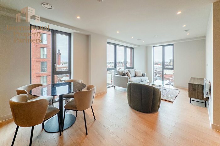 2 Bedroom Flat To Rent In Waterhouse Gardens, Dutton Street, Manchester, M3