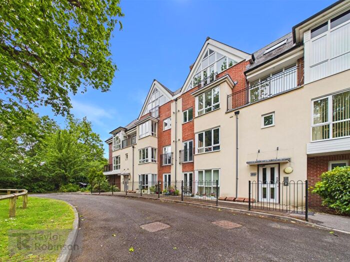 2 Bedroom Flat To Rent In Stone Court, Worth, Crawley, West Sussex., RH10