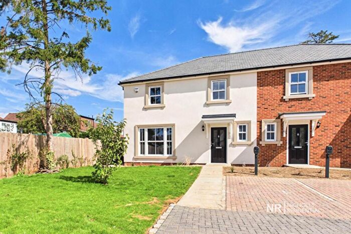 4 Bedroom Semi-Detached House For Sale In Denys Place, Chessington, Surrey., KT9