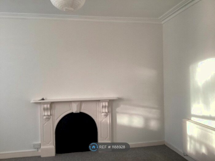 2 Bedroom Flat To Rent In Royal York Villas, Bristol, BS8