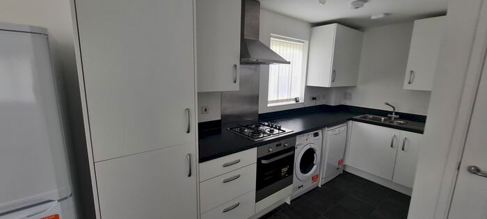 1 Bedroom Flat To Rent In Warren Crescent, Southampton, SO16