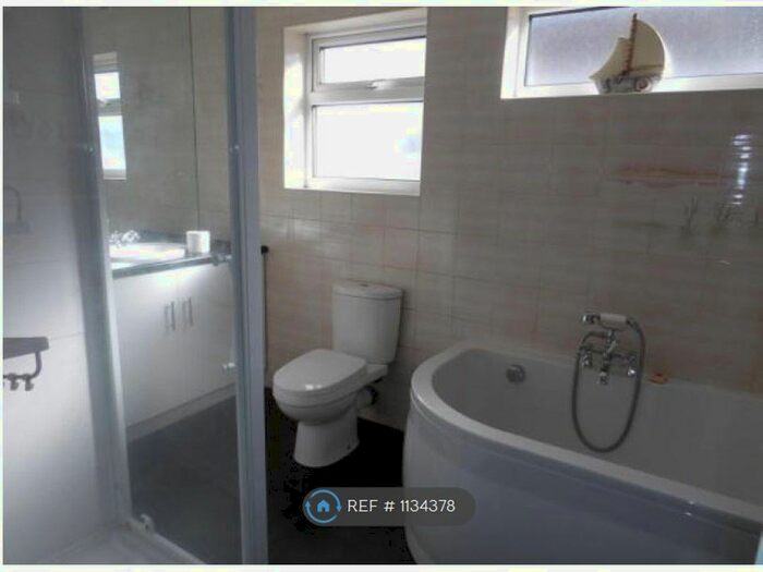 4 Bedroom Detached House To Rent In Bournemouth Park Road, Southend-On-Sea, SS2