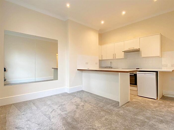 1 Bedroom Flat To Rent In Highcroft Villas - Spacious, BN1