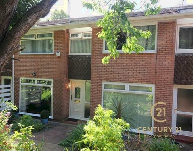 3 Bedroom Town House To Rent In Rockmount Park, Woolton, L25
