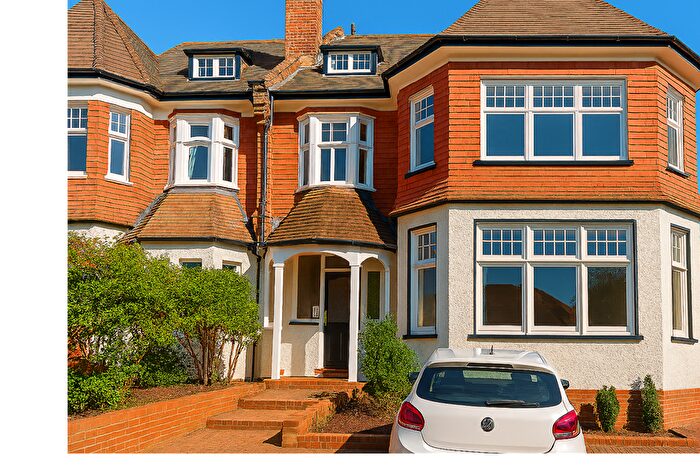 1 Bedroom Apartment To Rent In Egmont Road, SM2