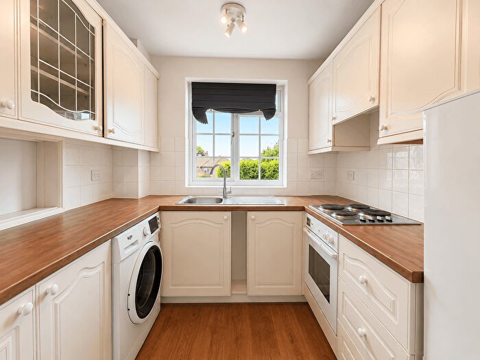 2 Bedroom Flat To Rent In Freshwood Way, London, SM6