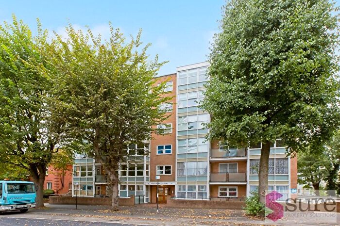 2 Bedroom Flat To Rent In Copthorne Court, Hove, BN3
