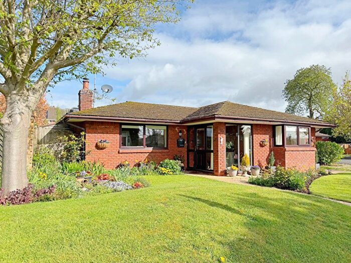 3 Bedroom Detached Bungalow For Sale In Thickthorn Orchards, Kenilworth, CV8
