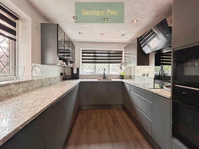 4 Bedroom House To Rent In Hatch Warren, Basingstoke, RG22