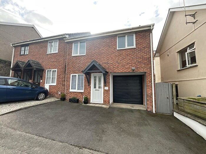 3 Bedroom End Of Terrace House To Rent In Strand Mews, Bude, EX23