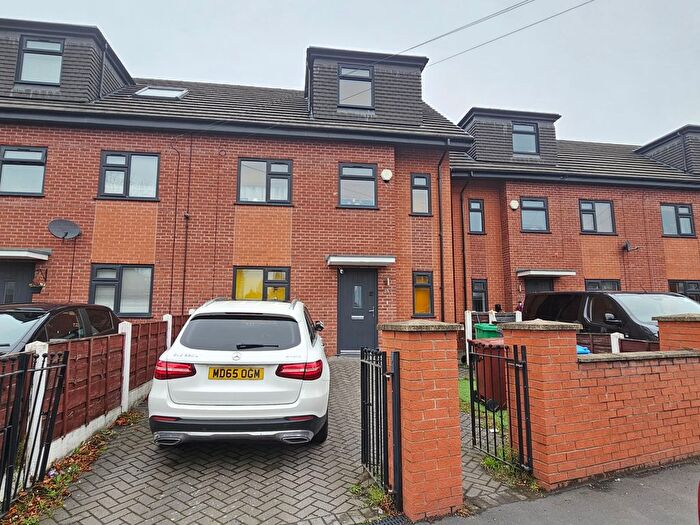 4 Bedroom Semi Detached House For Sale In Barlow Road, Manchester, M19