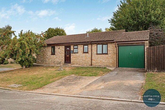3 Bedroom Detached Bungalow For Sale In Steane View, Brackley, NN13