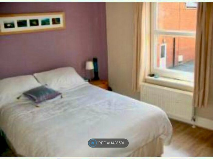 2 Bedroom Terraced House To Rent In Little Johns Lane, Reading, RG30