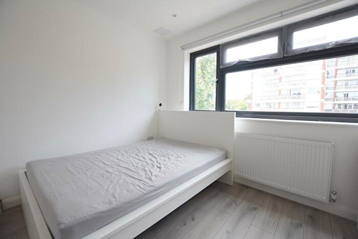 1 Bedroom Apartment To Rent In Regents Park Road, London, N3