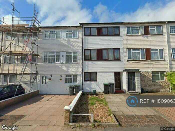 3 Bedroom Maisonette To Rent In Tenterden Road, London, N17