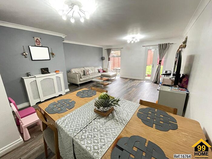 3 Bedroom Terraced House For Sale In Langcroft Close, Carshalton, Surrey, SM5