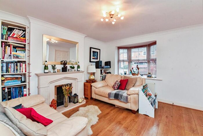 3 Bedroom End Of Terrace House For Sale In Curlew Drive, Chippenham, SN14