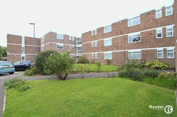 2 Bedroom Flat To Rent In Stratton Close, Edgware, HA8