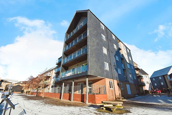 2 Bedroom Flat For Sale In Cressy Quay, Chelmsford, CM2