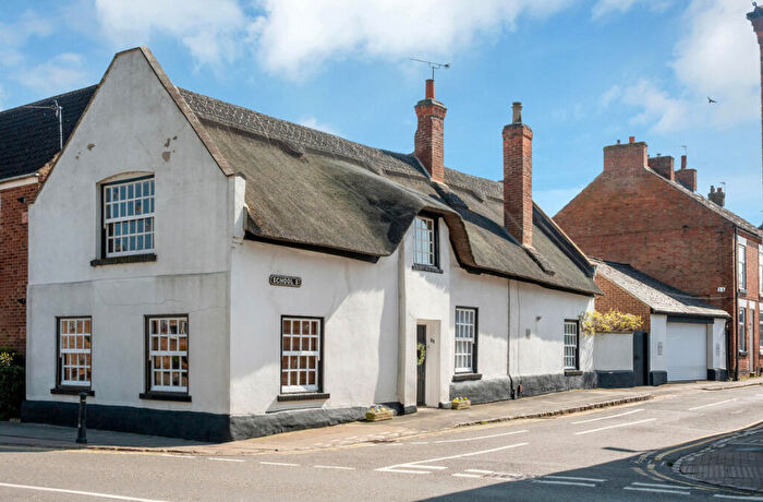 3 Bedroom Detached House For Sale In High Street, Leicester, LE7