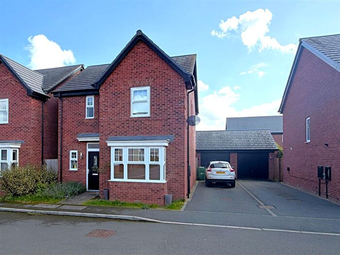 3 Bedroom Detached House For Sale In Southwell Way, Uppingham, LE15