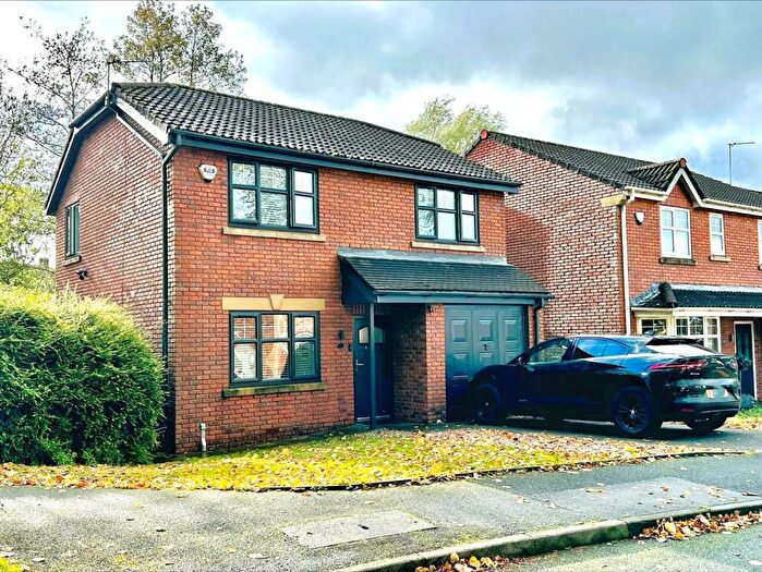 3 Bedroom Detached House For Sale In Maltby Court, Lees, Oldham, OL4