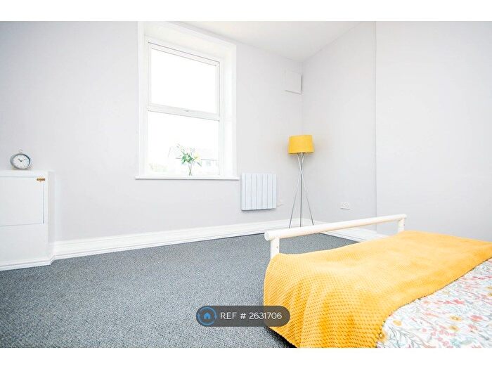 1 Bedroom Flat To Rent In Rochdale Road, Bacup, OL13