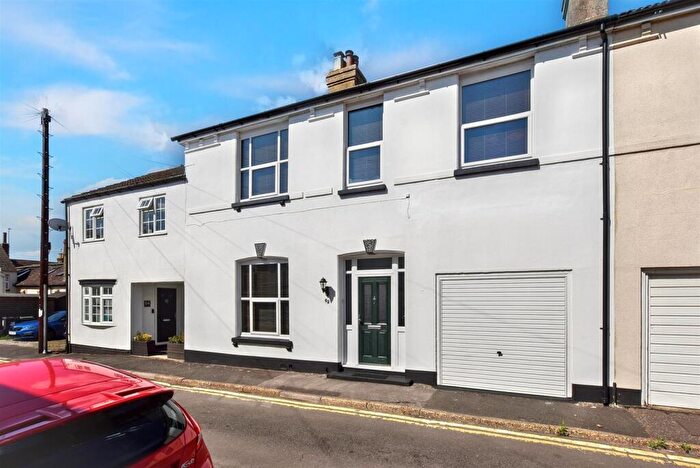 3 Bedroom Terraced House For Sale In Cork Street, Eccles, ME20