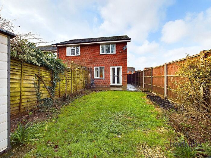 2 Bedroom End Of Terrace House To Rent In Quincy Road, Egham, Surrey, TW20