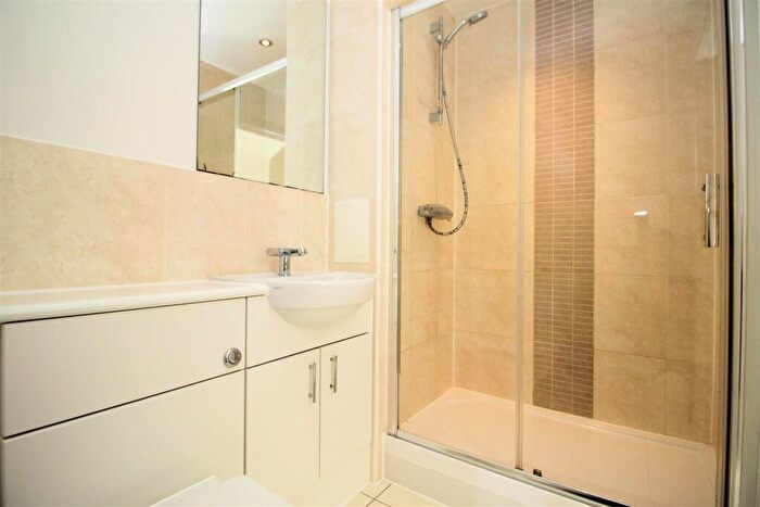 2 Bedroom Apartment To Rent In Guildford Road, Woking, Surrey, GU22
