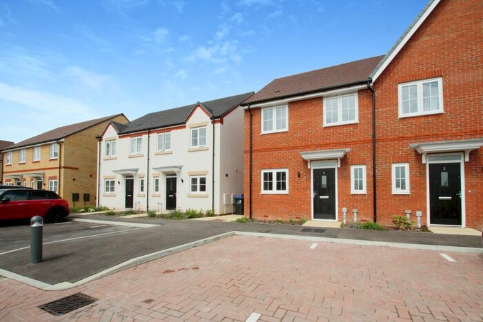 3 Bedroom Terraced House To Rent In Speckled Wood Walk, Lancing, BN15