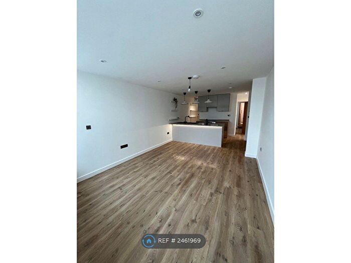 1 Bedroom Flat To Rent In Cross Street, Camborne, TR14