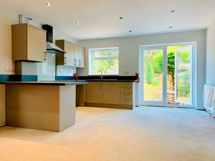 3 Bedroom Semi-Detached House To Rent In Grantham Road, Bracebridge Heath, Lincoln, LN4