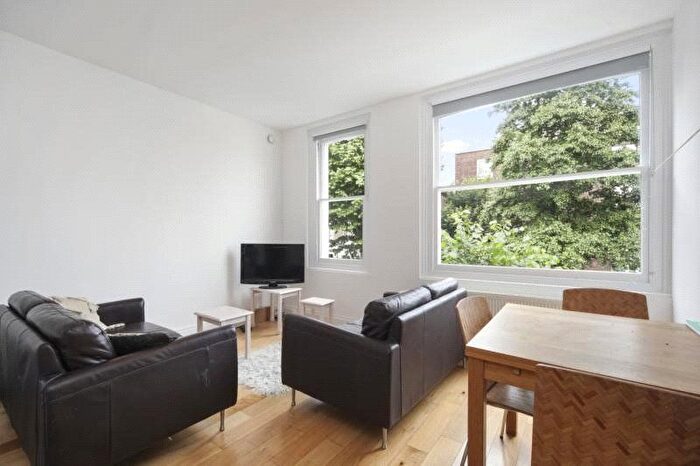 3 Bedroom Flat To Rent In Loftus Road, London, W12