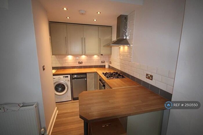 2 Bedroom Flat To Rent In Watson Crescent, Edinburgh, EH11