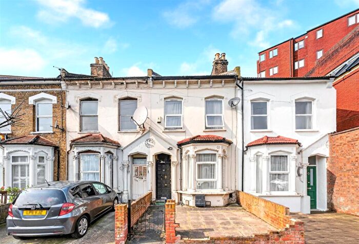 3 Bedroom Terraced House For Sale In Alexandra Road, Wood Green, N8