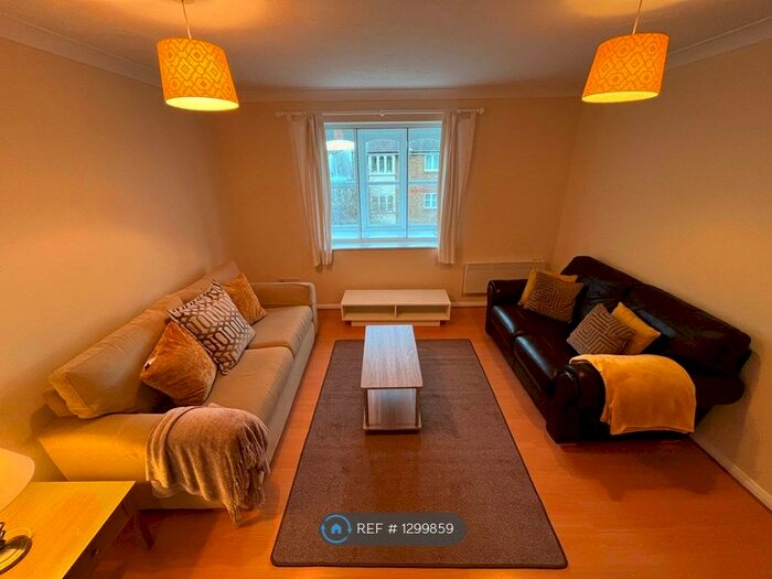 1 Bedroom Flat To Rent In Hounslow East, Hounslow TW3