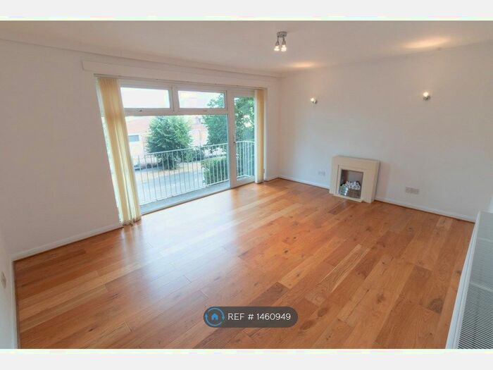 1 Bedroom Flat To Rent In Warham Road, South Croydon, CR2