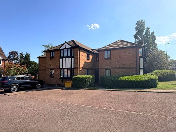 1 Bedroom Flat To Rent In Laurel Fields, Potters Bar, EN6