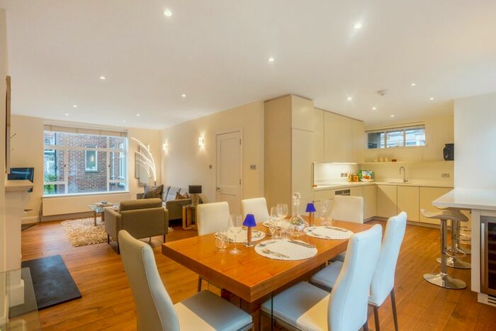 3 Bedroom Terraced House To Rent In Redcliffe Road, London, SW10