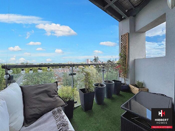 2 Bedroom Apartment To Rent In X Q Building, Salford, M5